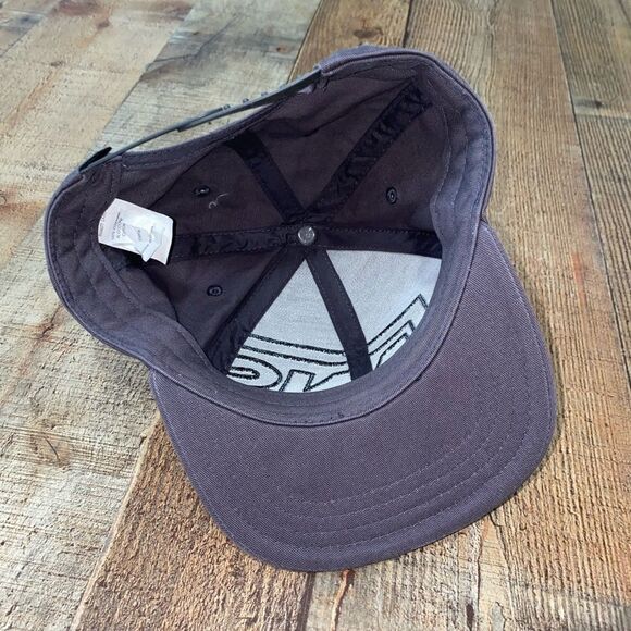 VANS Men's Drop V Snap Back Hat Cap Grey Black Embroidered Logo Adjustable - Picture 7 of 9